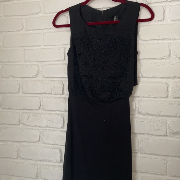 Beautiful little black dress. Perfect for any occasion. - Picture 3 of 6